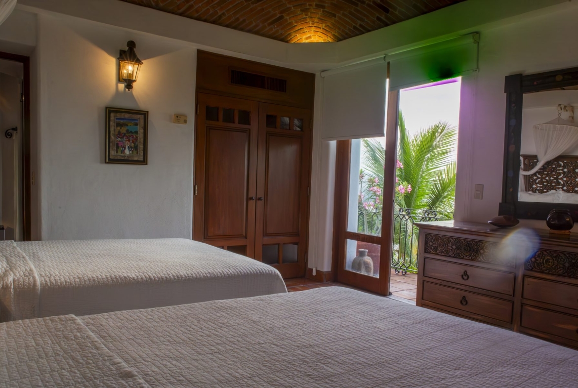 Residencia de Lujo en Fraccionamiento La Punta